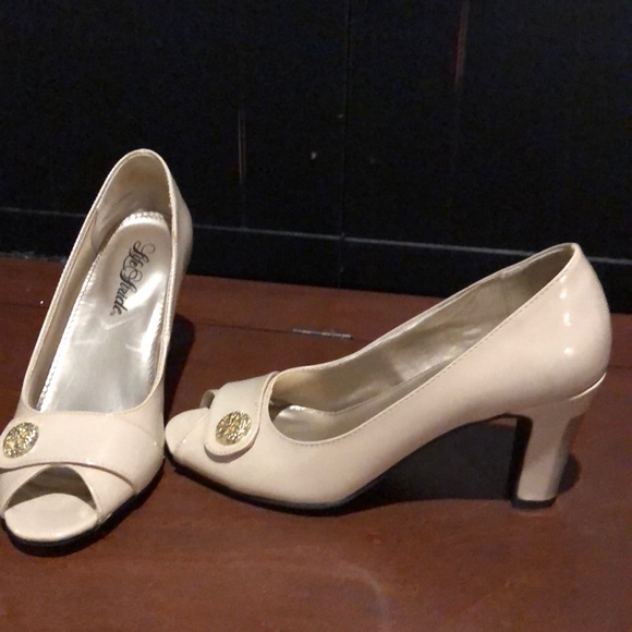 Shoes - Picture 2 of 3